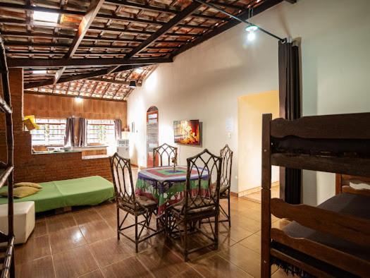 Confraria Inn *